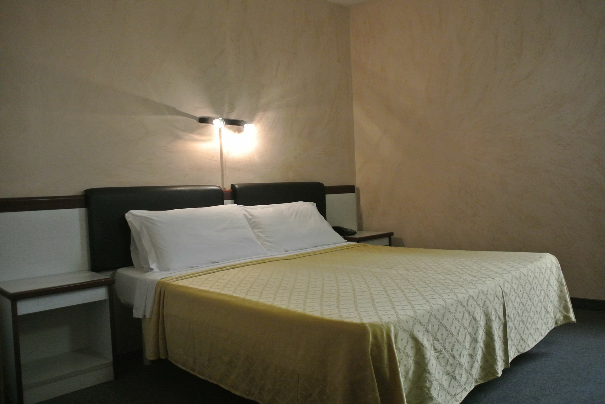 Hotel San Vito Неграр Екстериор снимка