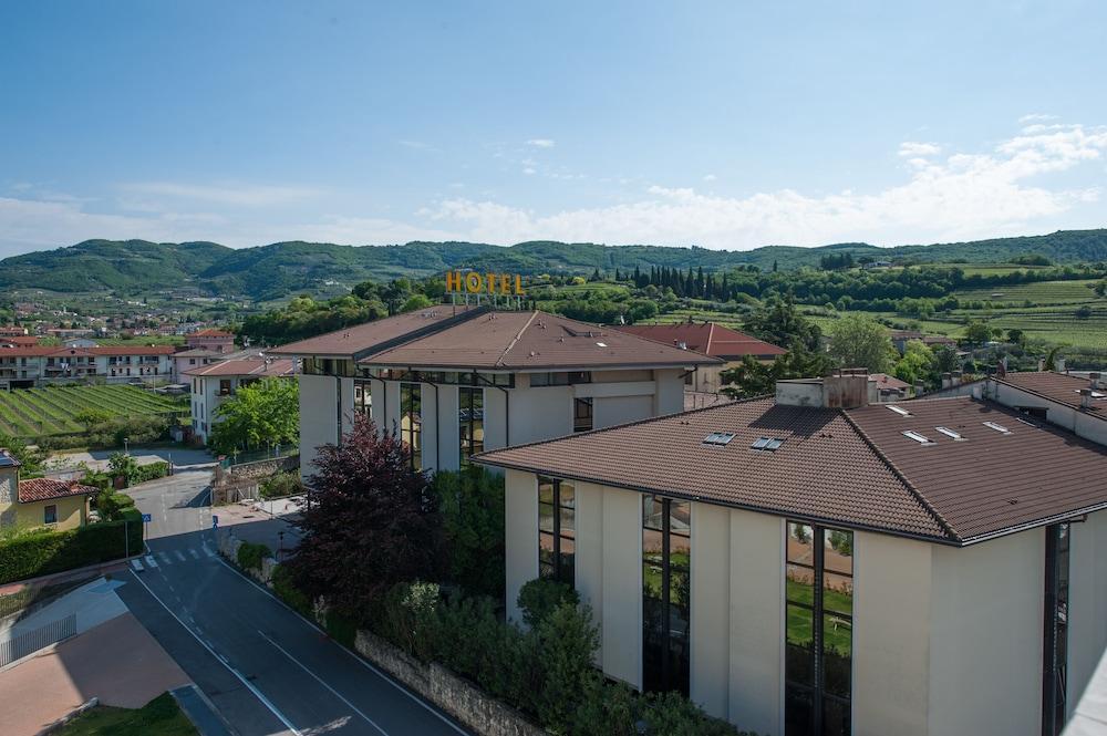 Hotel San Vito Неграр Екстериор снимка